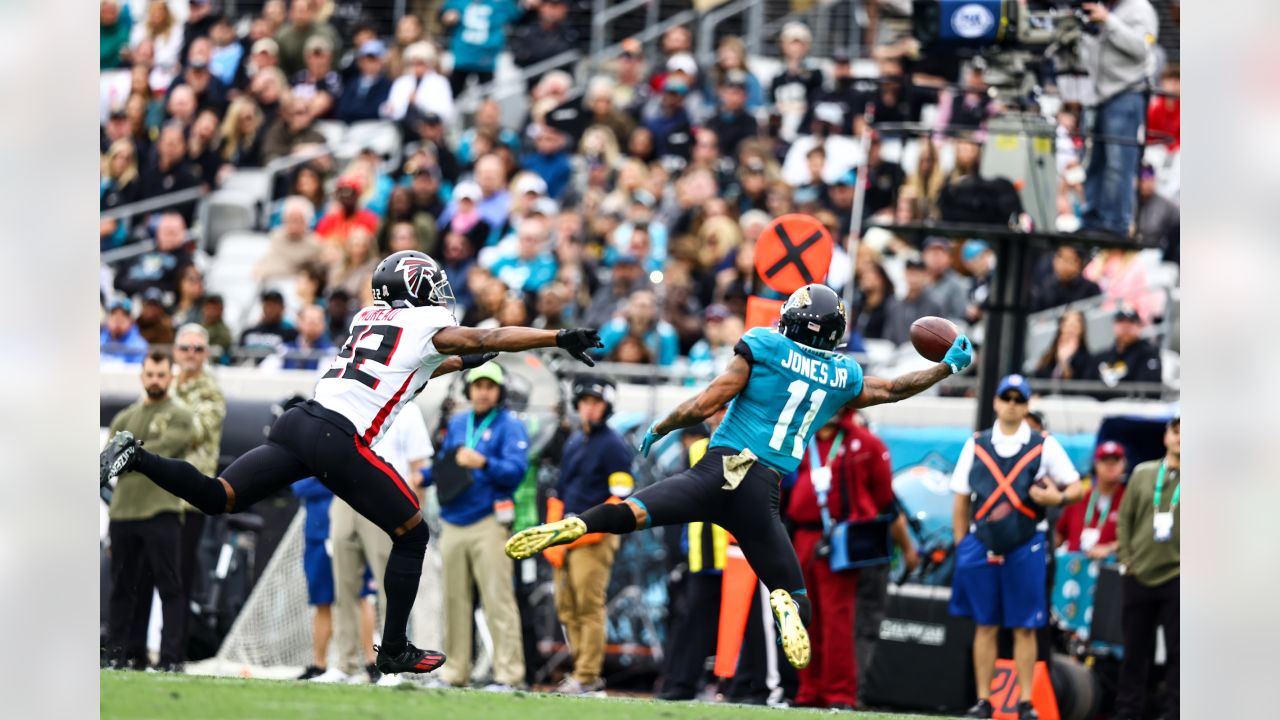 November 28, 2021 - Jacksonville, FL, U.S: Atlanta Falcons quarterback Matt  Ryan (2) during 1st half NFL football game between the Atlanta Falcons and  the Jacksonville Jaguars at TIAA Bank Field in