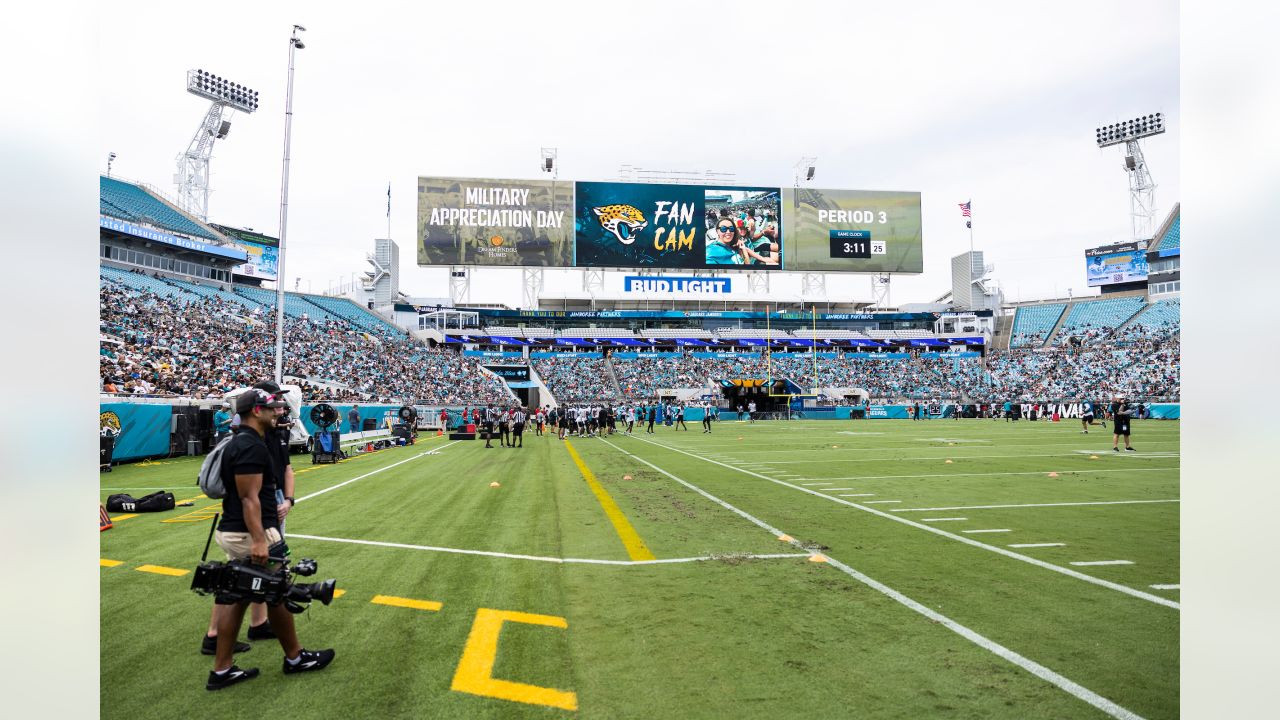 \ud83d\udce3 Fans Bring the Energy at Jaguars 2023 Stadium Practice