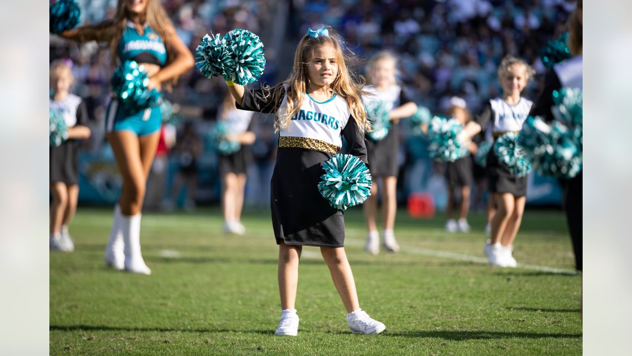 Cheerleaders: Jaguars vs. Ravens