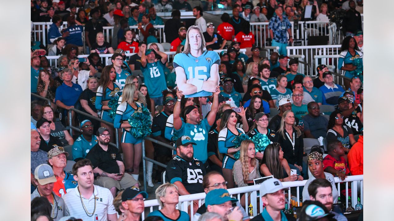 PHOTOS  2022 DUUUVAL Draft Party