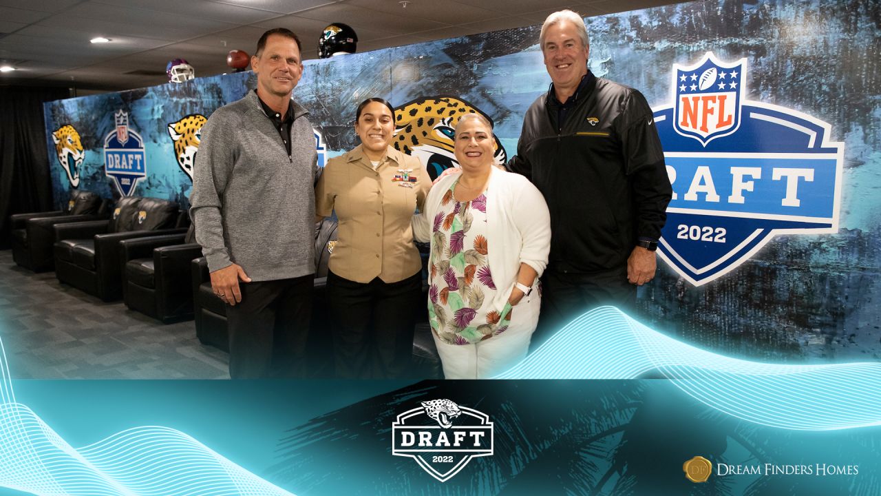 For NFL draft day, Jacksonville Jaguars fans become in-house