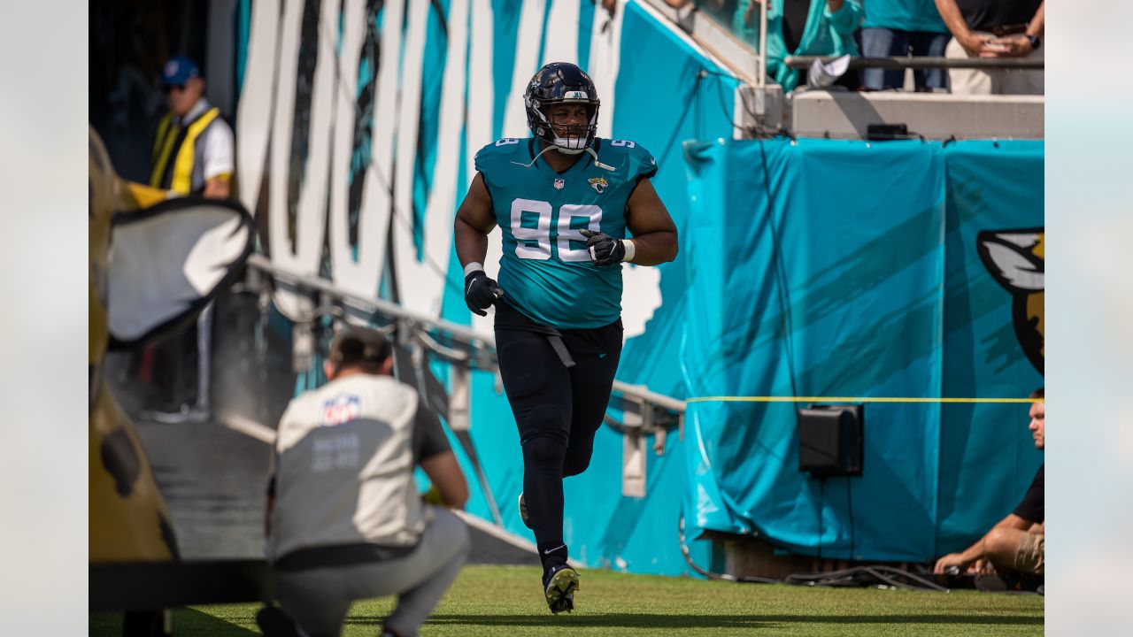 Jaguars remove Jawaan Taylor from COVID-19 list, sign DE Adam Gotsis