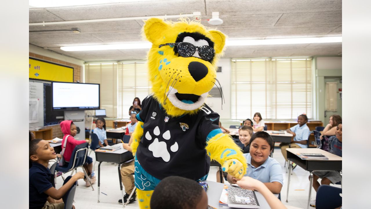 In the fluff! Jacksonville Jaguars mascot Jaxson de Ville sets off