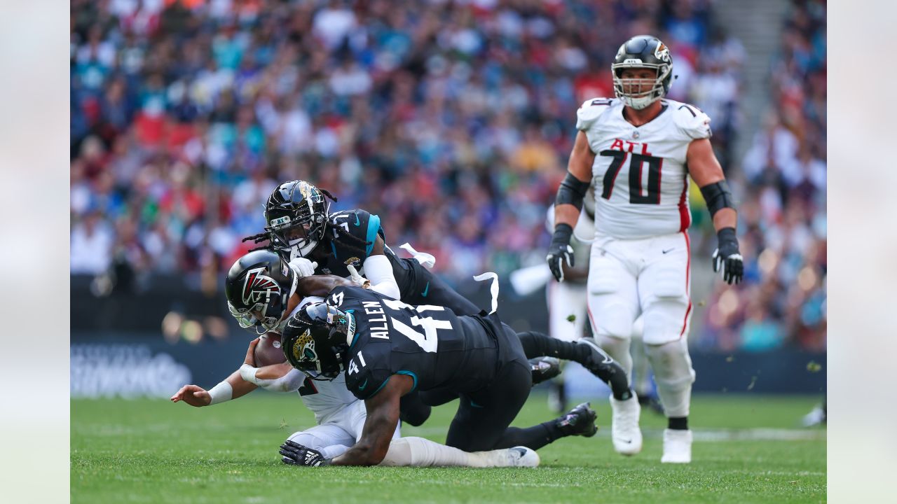 Jaguars throttle Falcons, 23-7