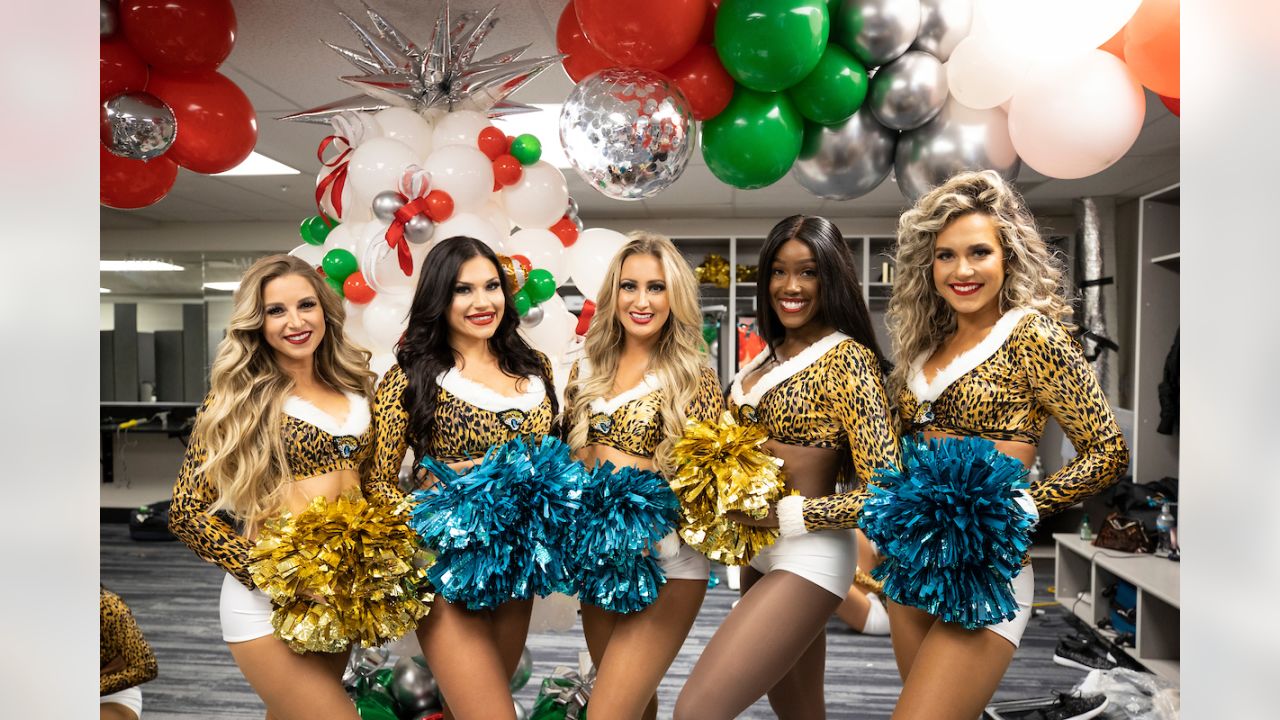 Dallas Cowboys vs Jacksonville Jaguars – Dallas Cowboys Cheerleaders