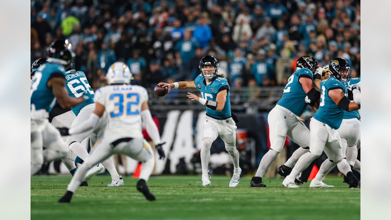 Jaguars stun fully imploding Chargers for Wild Card win: Best