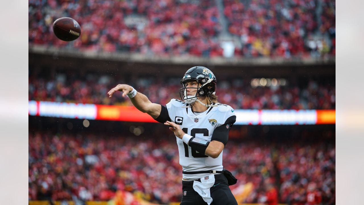 Jacksonville Jaguars 19-3 New York Jets: Trevor Lawrence scores the only TD  of the game as Jags boost playoff hopes, NFL News