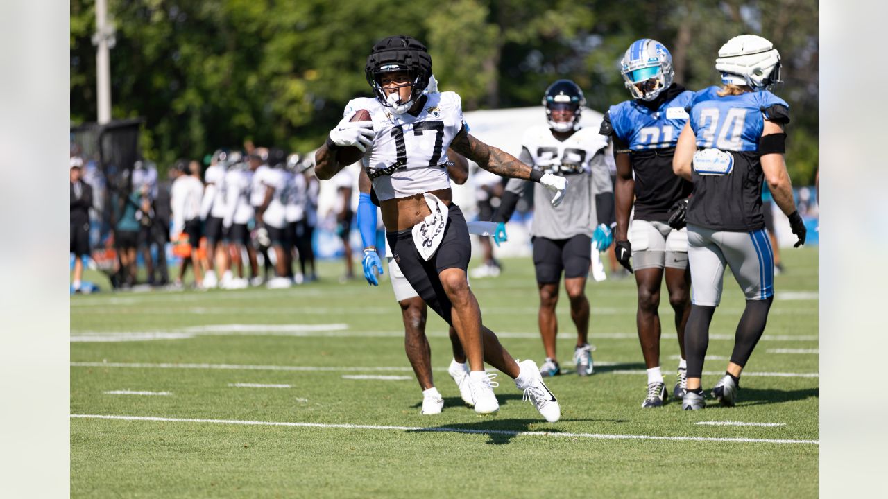 Defensive Talent Devin Lloyd Makes Impact in Intense Jaguars-Lions Joint  Practice