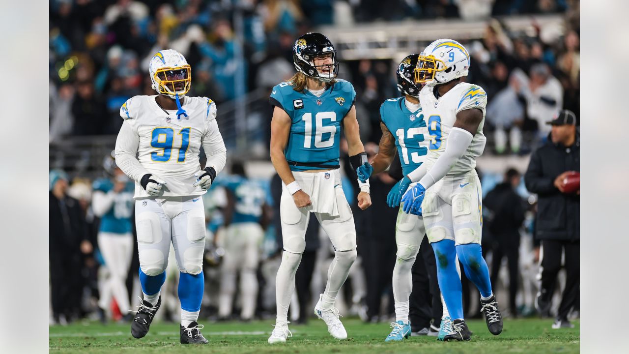 Los Angeles Chargers vs. Jacksonville Jaguars. Fans support on NFL Game.  Silhouette of supporters, big screen with two rivals in background Stock  Photo - Alamy