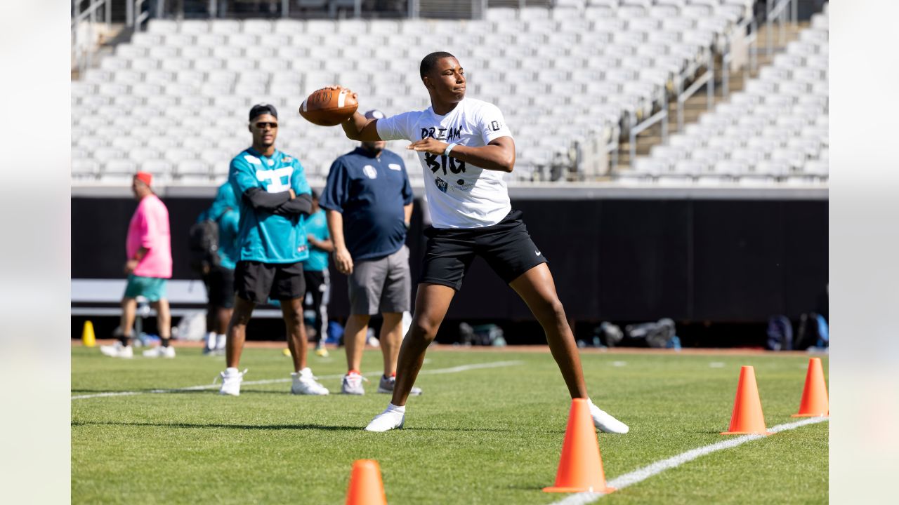 PHOTOS  2022 Jaguars QB Skills Challenge