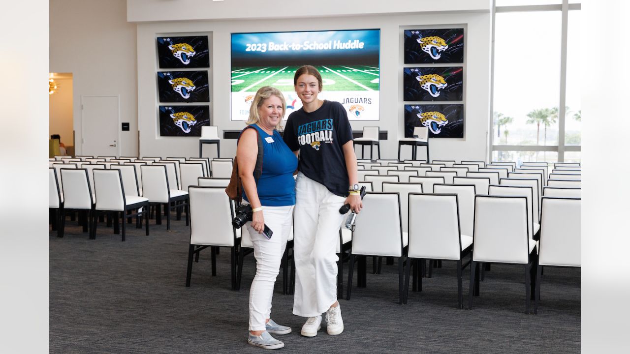 United Way's Hometown Huddle Day features Jaguars, middle schoolers