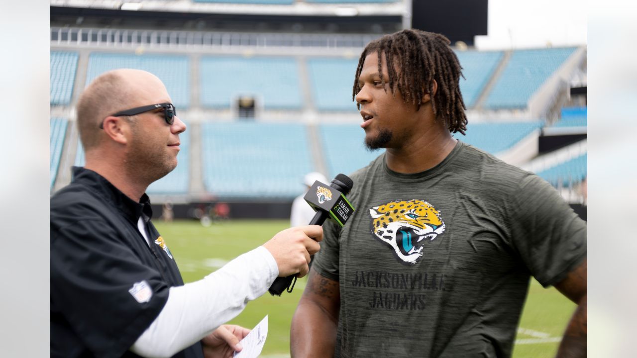 December 18, 2022: Jacksonville Jaguars wide receiver JAMAL AGNEW (39)  makes a catch at warm ups during the Jacksonville Jaguars vs Dallas Cowboys  NFL game at TIAA Bank Field Stadium in Jacksonville