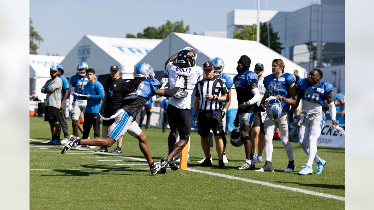 Defensive Talent Devin Lloyd Makes Impact in Intense Jaguars-Lions Joint  Practice