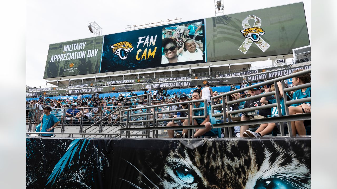 \ud83d\udce3 Fans Bring the Energy at Jaguars 2023 Stadium Practice