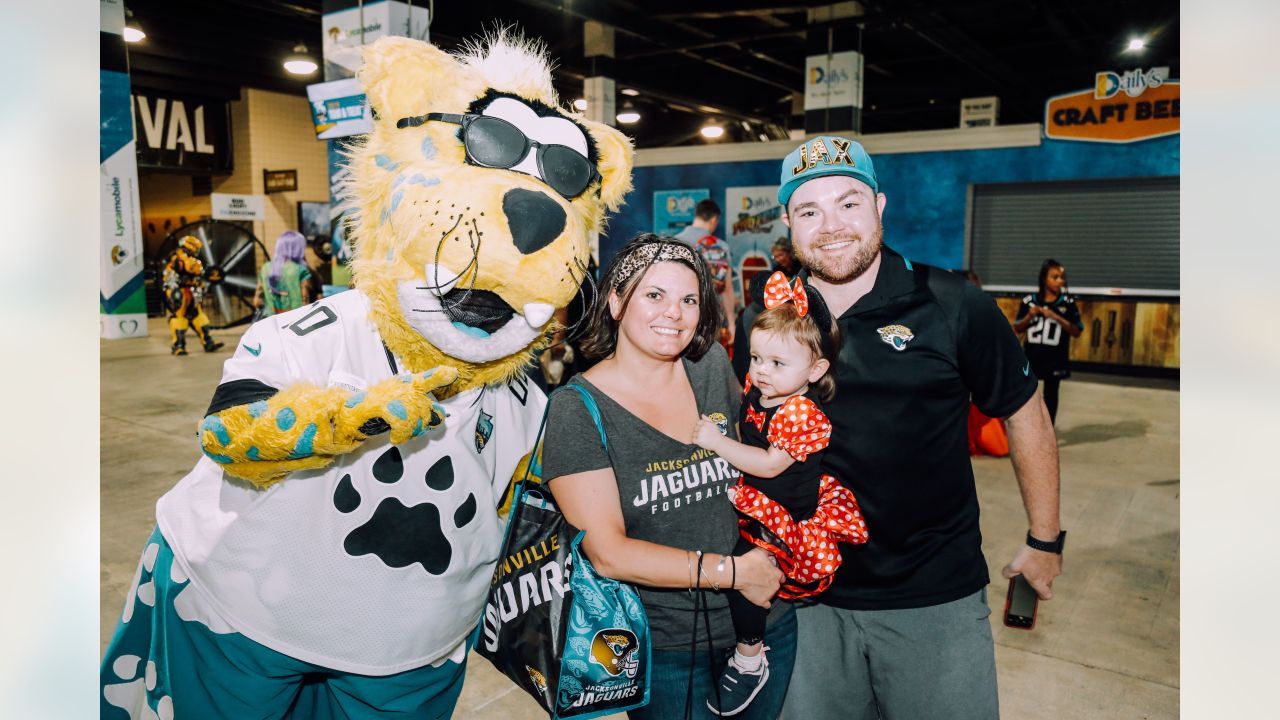 Jaguars Season Ticket Members go trick-or-treating at the 2022