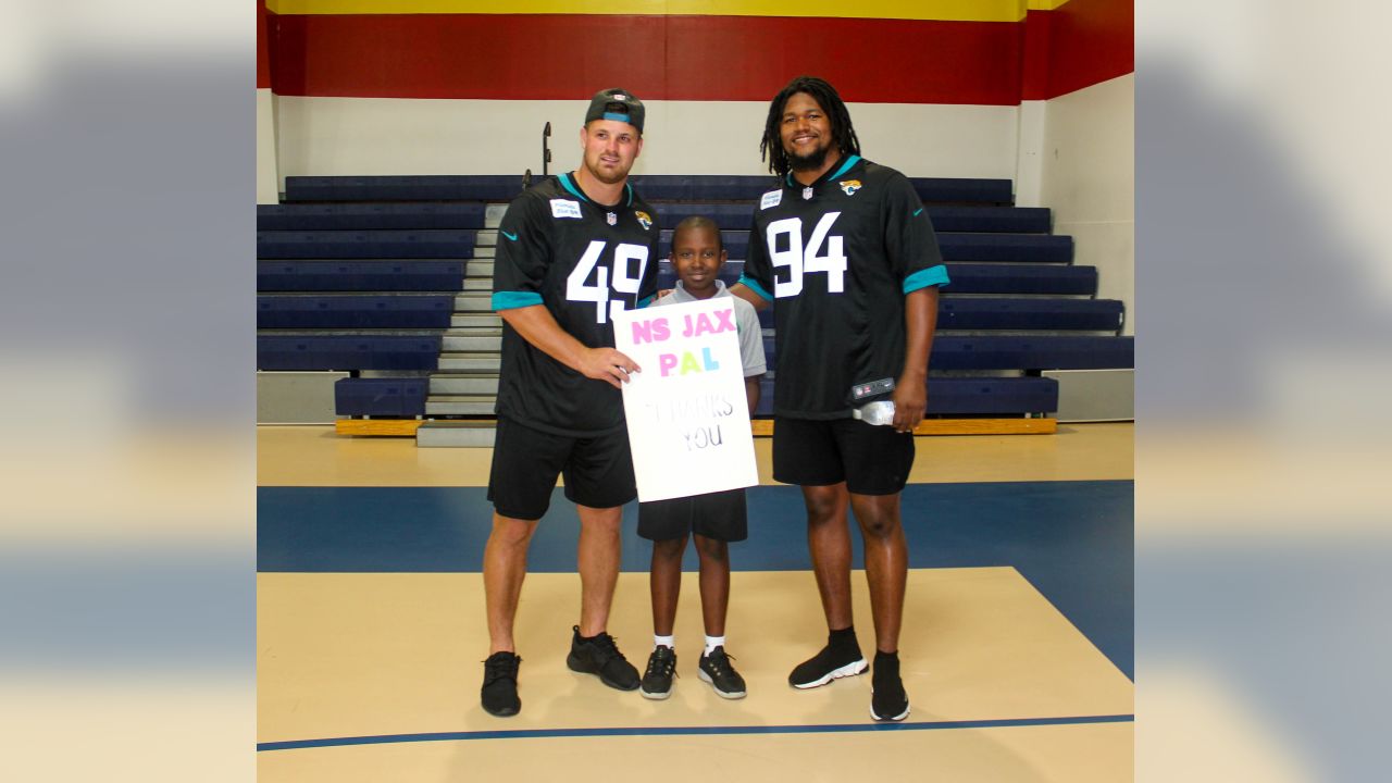 Jaguars Team Up With Jacksonville Police Athletic League