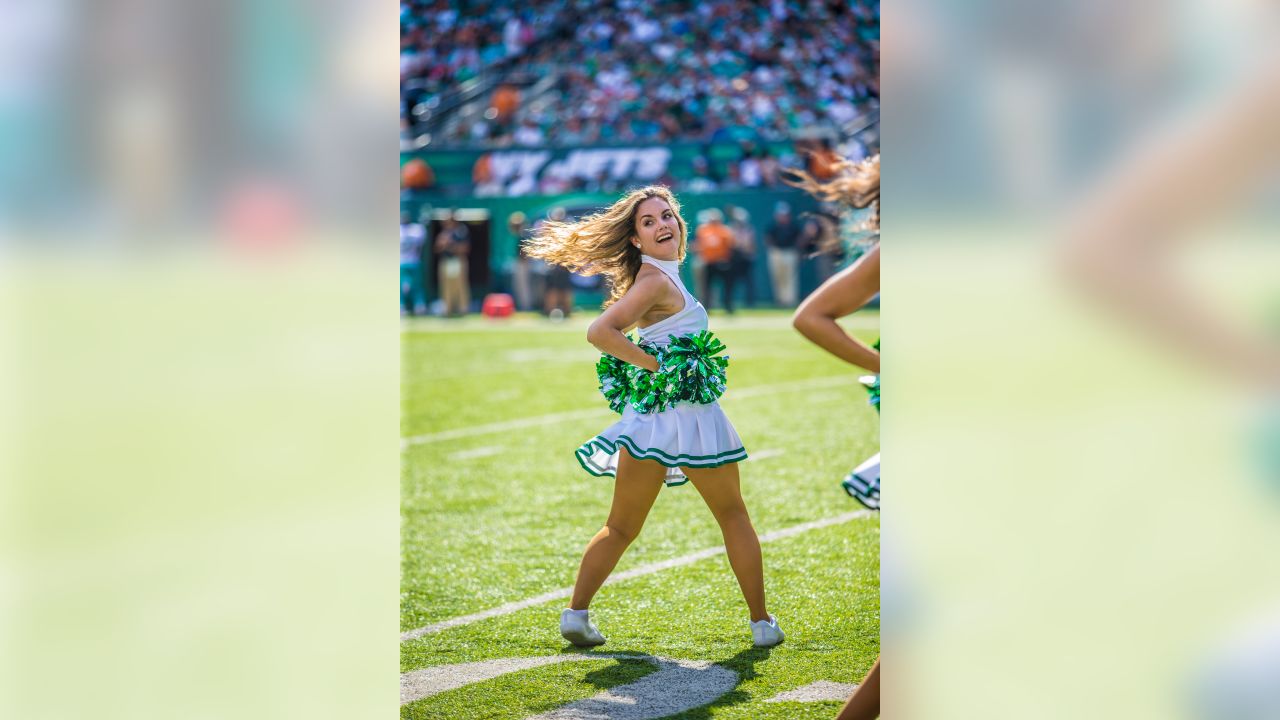 Jets Flight Crew Linda - NFL Cheerleaders Wallpaper (18655035) - Fanpop