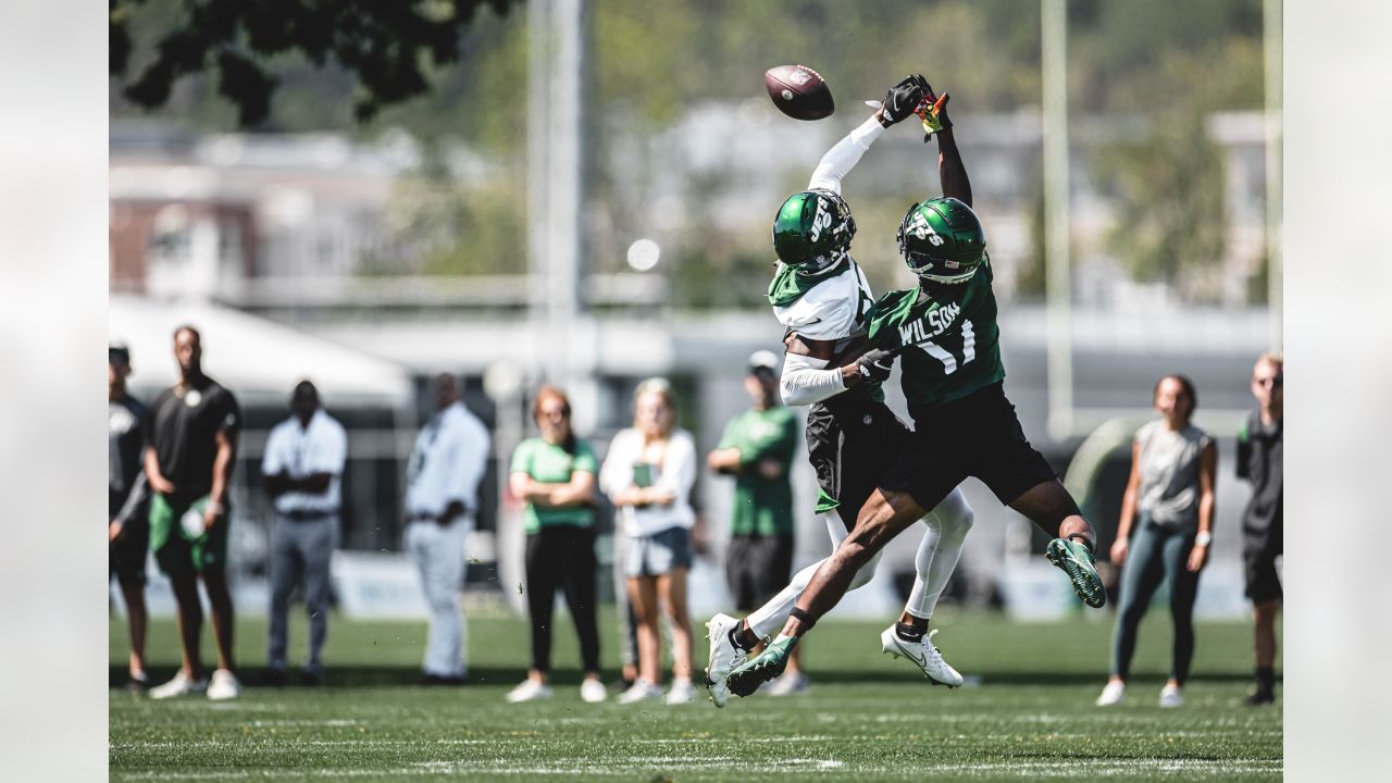 Injured Jets CBs coach Tony Oden returns to practice - Newsday