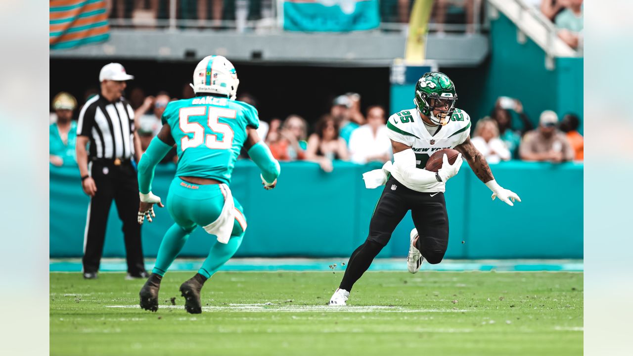 Son Of Jets QB Joe Flacco Wore A Tyreek Hill Dolphins Jersey To