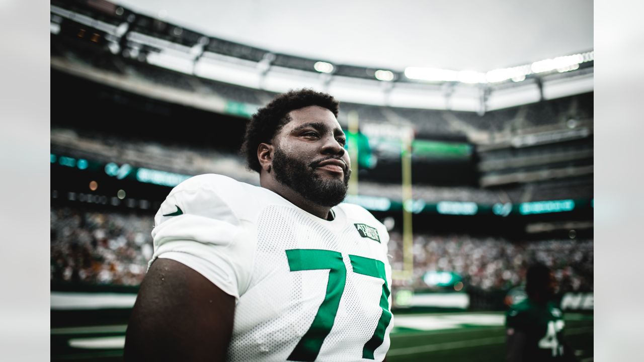 Jets' Mekhi Becton is a fan of the New York Titans throwback look