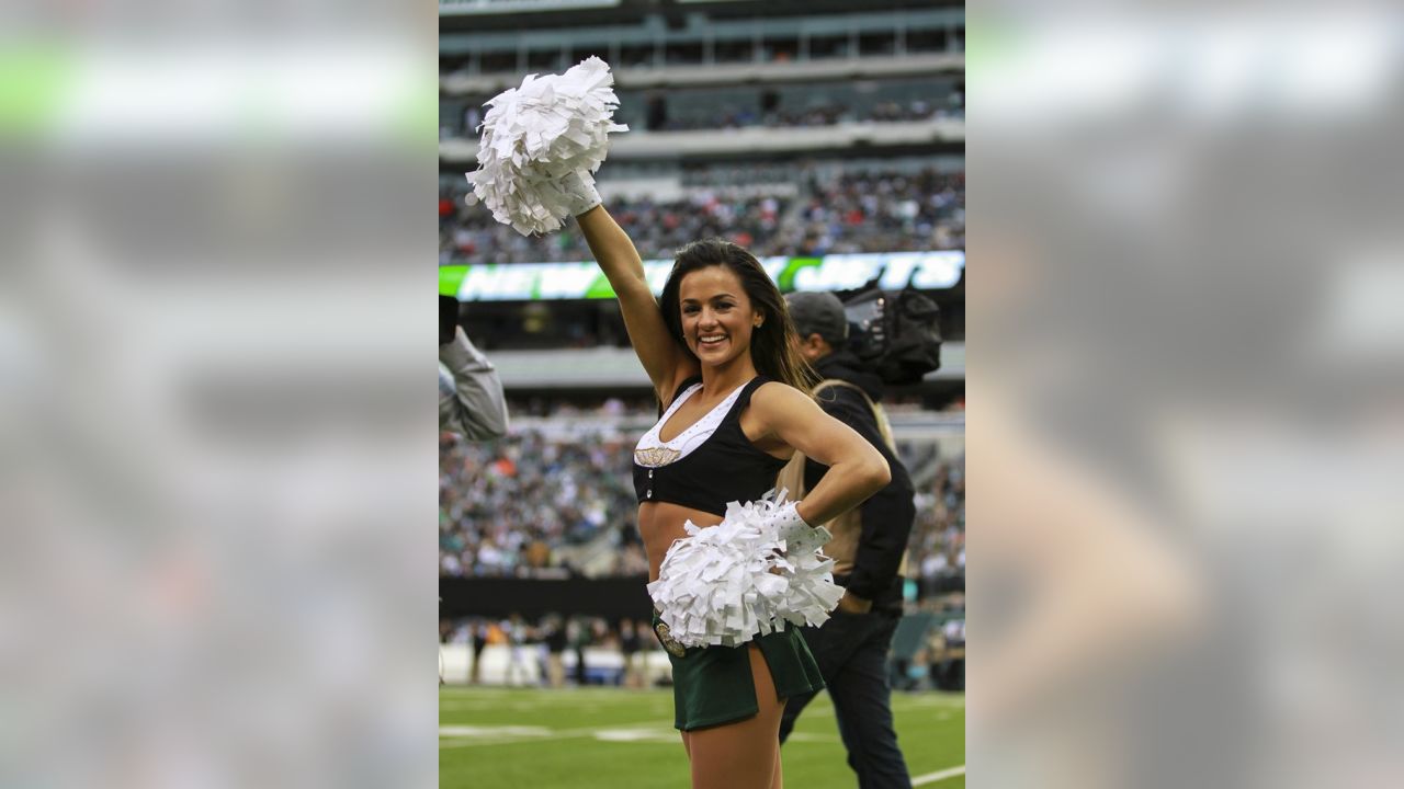 Jets Flight Crew pe X: „Natalie shares this week's #MondayMotivation   / X