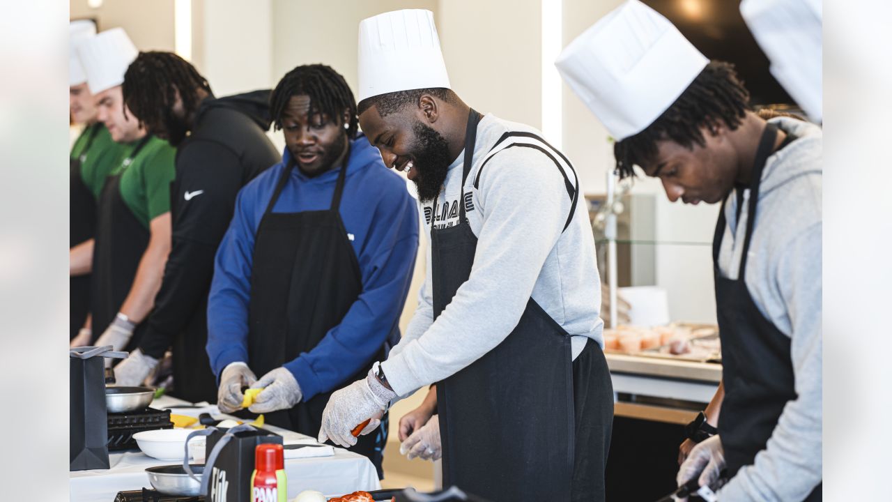 Gallery  Jets Rookies Take a Cooking Class