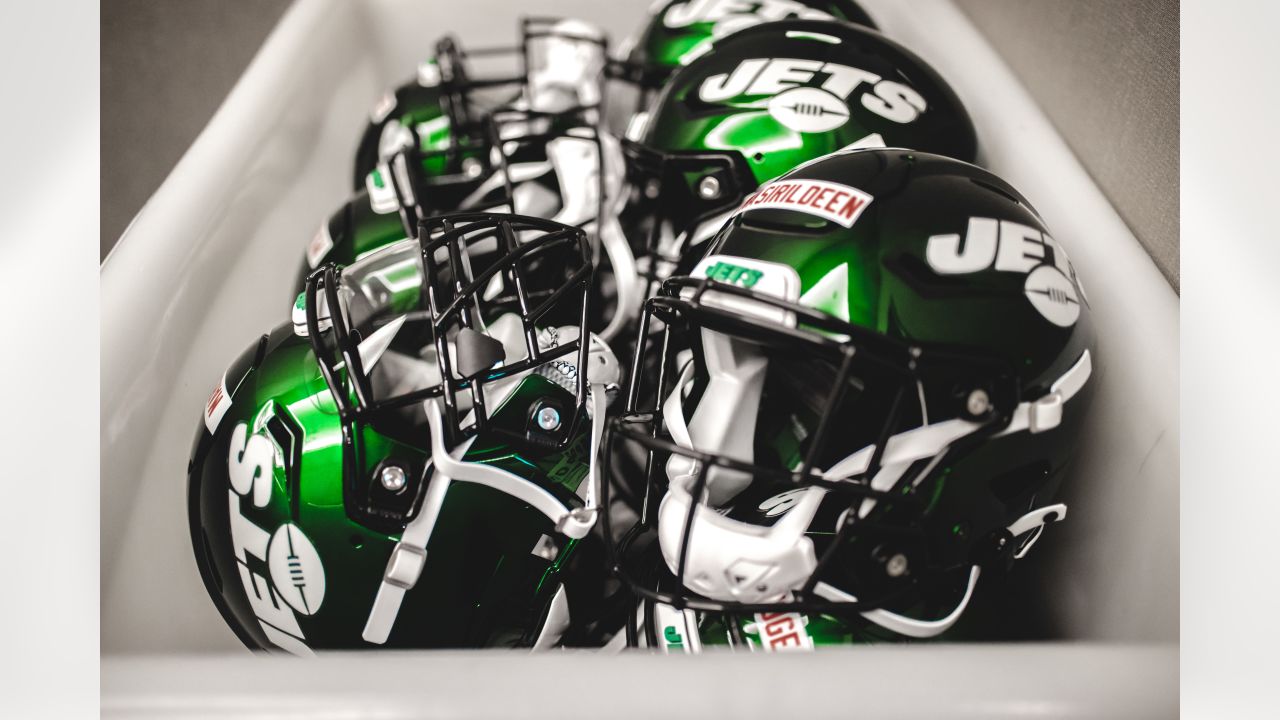 Photos  2021 Jets Rookies Getting Fitted for Their Helmets