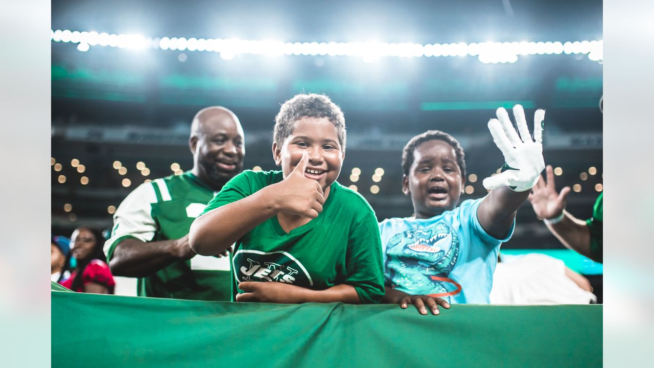 The Best Images of Jets Fans at MetLife Stadium for the Preseason Game vs.  the Eagles