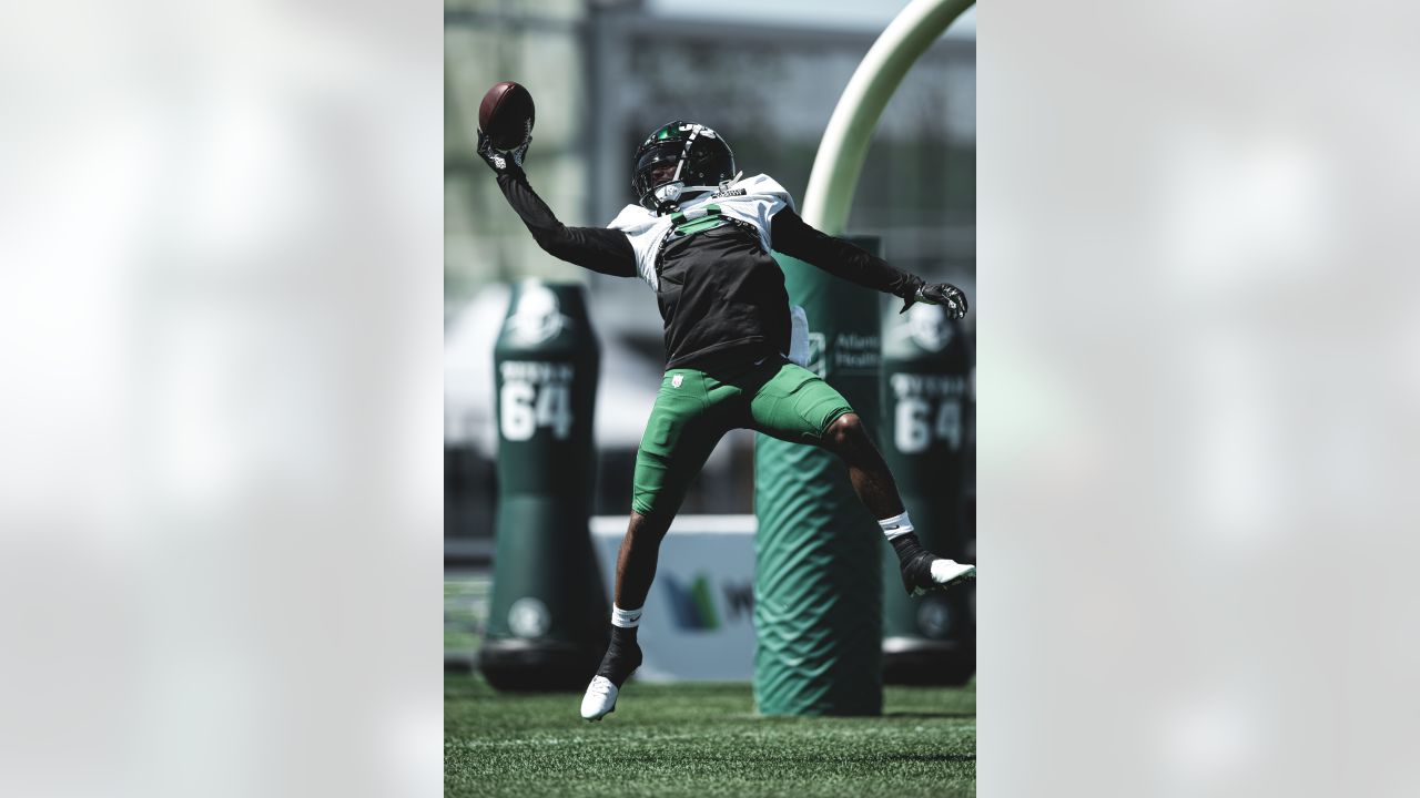 Garrett Wilson injury update: Jets WR suffers ankle injury in training camp  practice - DraftKings Network