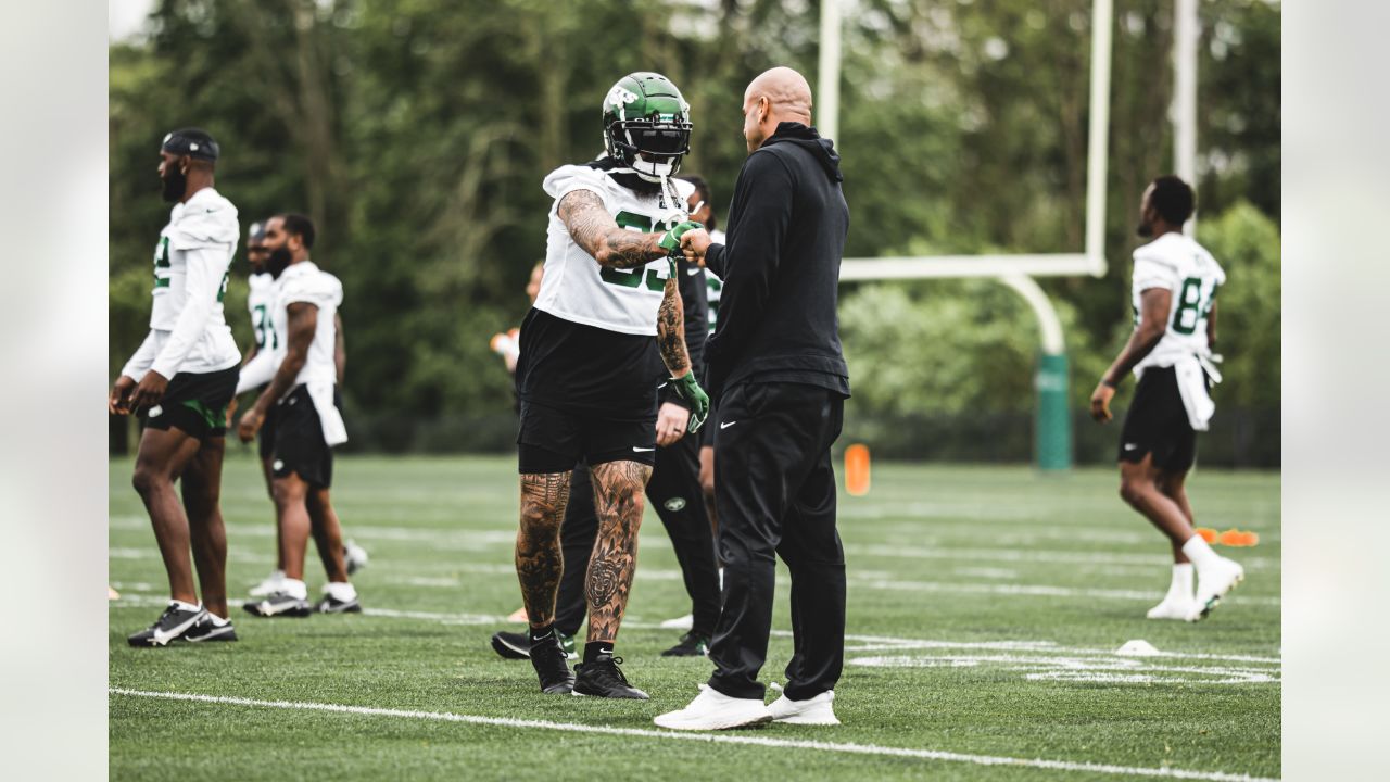 Jets HC Robert Saleh Says Alijah Vera-Tucker to Shift to Right Guard