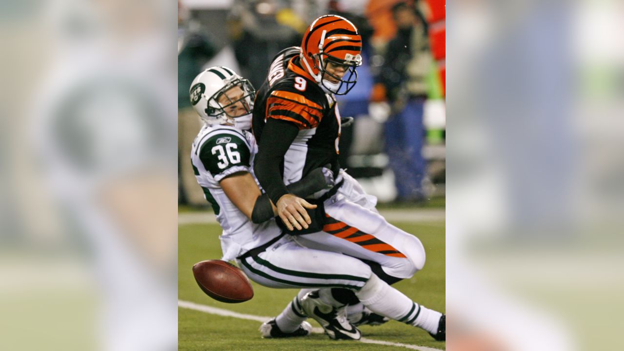 Cincinnati Bengals quarterback Carson Palmer (9) is shown during the second  half of an NFL wild-card playoff football game against the New York Jets,  Saturday, Jan. 9, 2010, in Cincinnati. The Jets