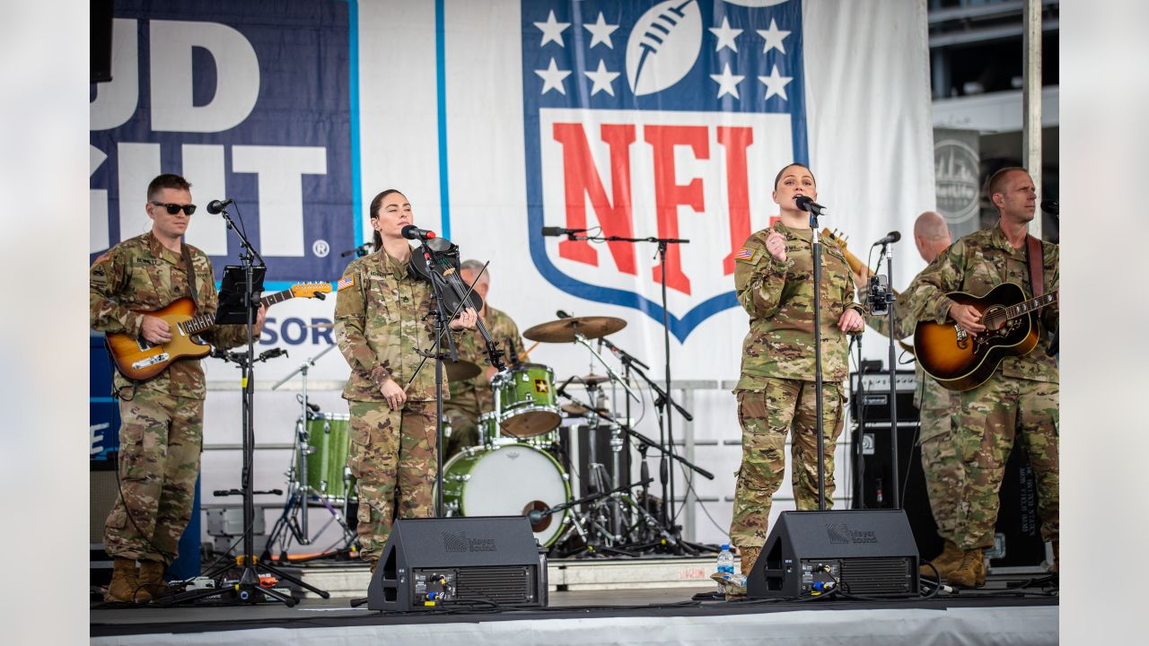 DVIDS - Images - NJNG NFL Salute to Service [Image 8 of 19]