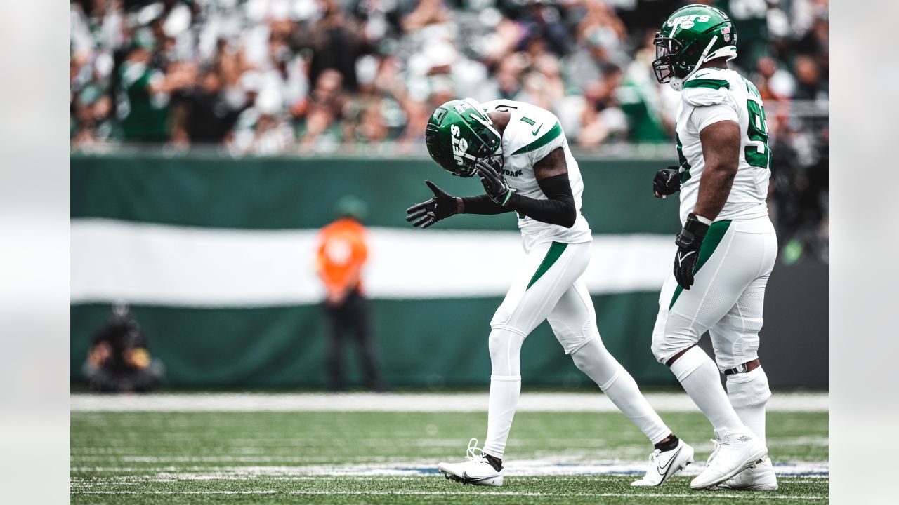 East Rutherford, New Jersey, USA. 25th Sep, 2022. New York Jets cornerback Sauce  Gardner (1) reacts after breaking up a pass intended for Cincinnati Bengals  wide receiver Ja'Marr Chase (1) (not pictured)