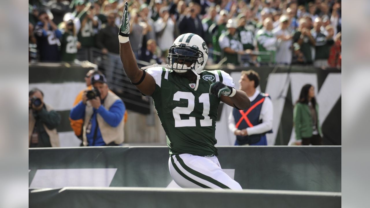 New York Jets running back LaDainian Tomlinson (21) celebrates his