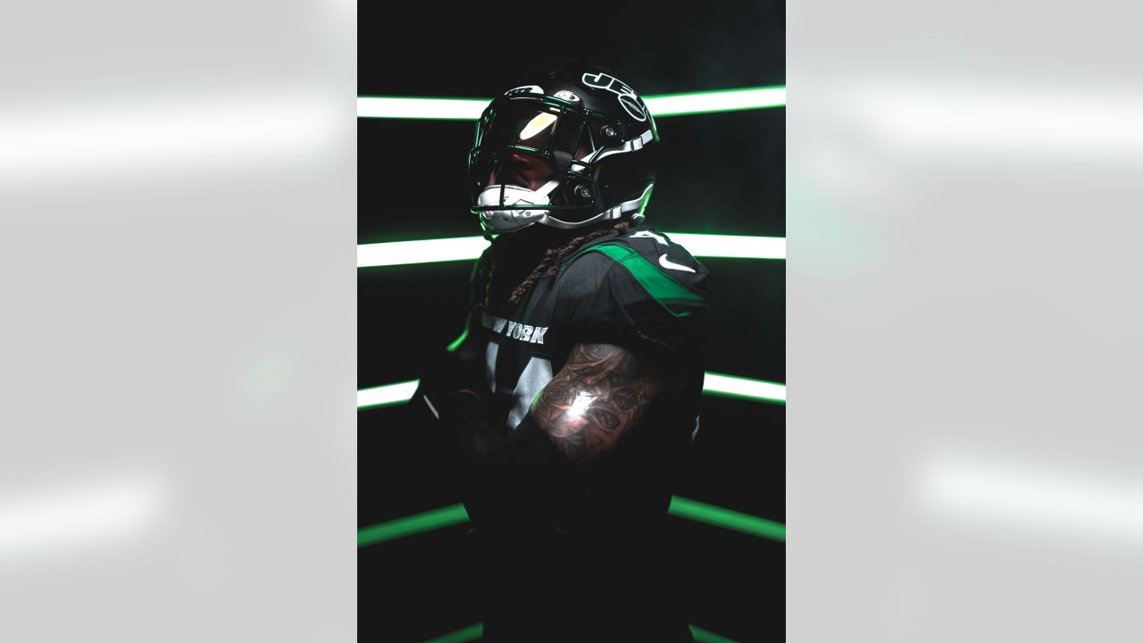 Jets Unveil New Stealth Black Alternate Helmet