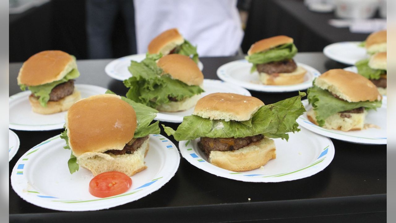 A Chef Grilled Up a Monster 96-Ounce Porterhouse for a New York Jets  Tailgate