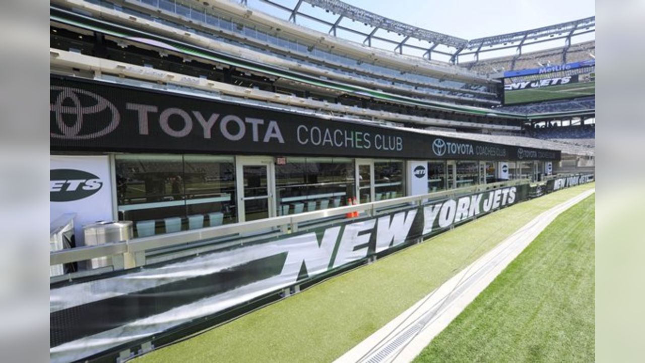 Coaches Club at MetLife Stadium 