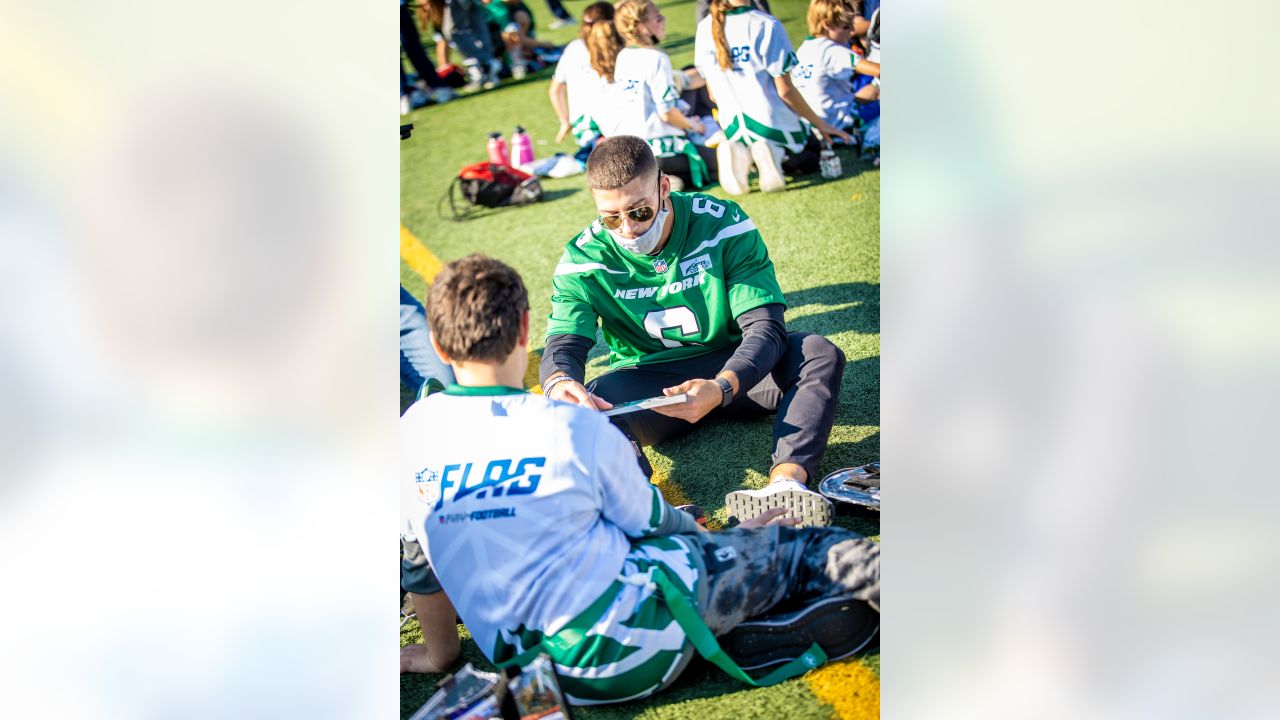 Jets Players Help Coach Play 60 Flag Football Program with Local Sixth  Graders