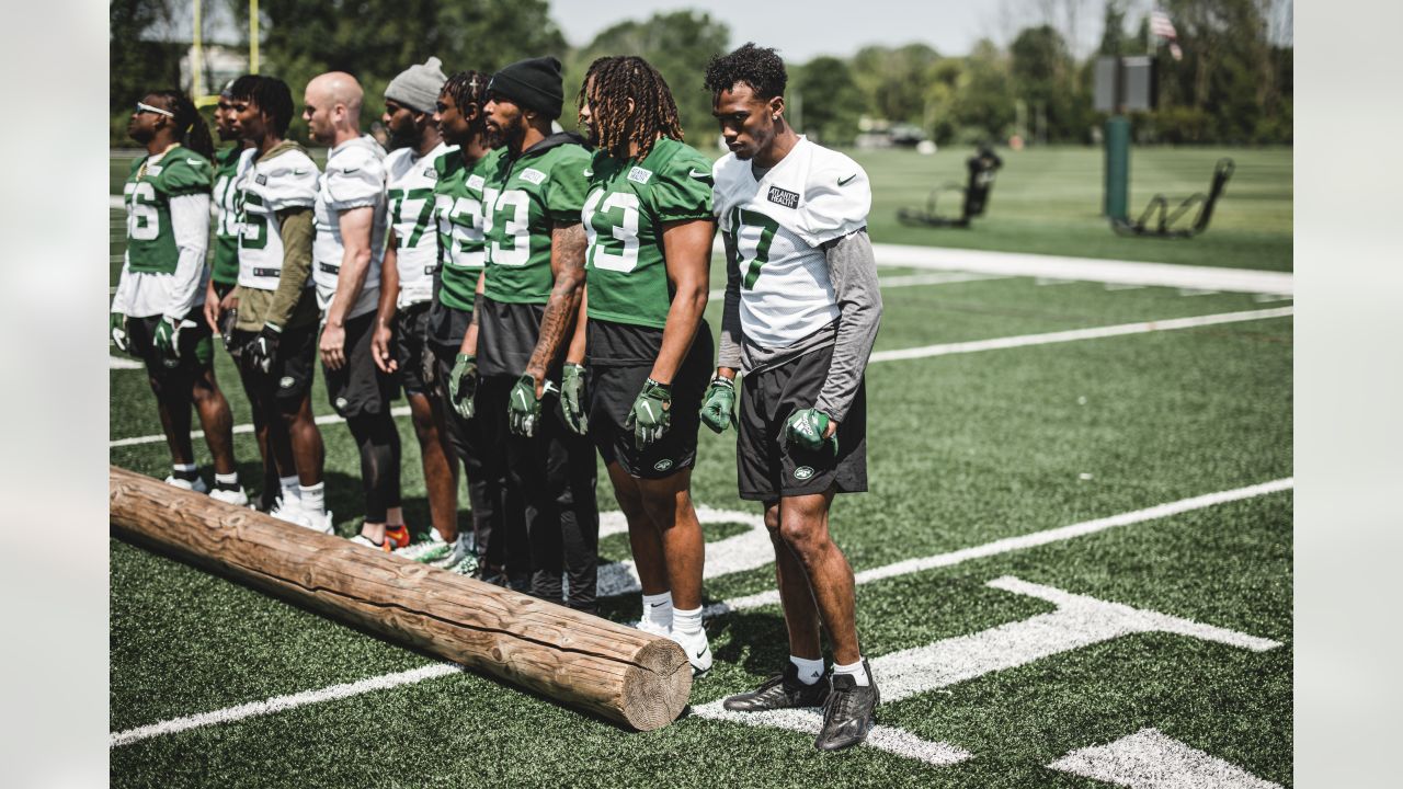 Gallery  Jets Participate in Team Building with Retired U.S. Navy