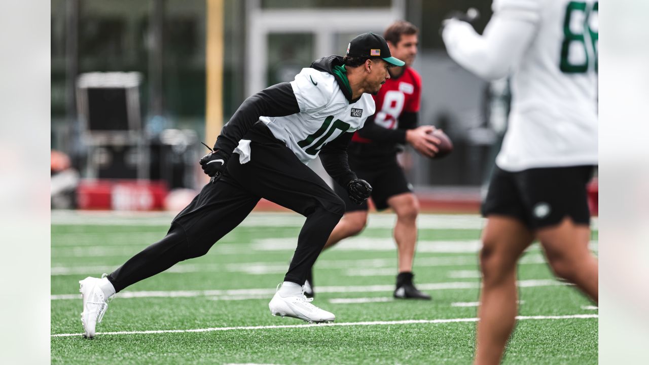 Alijah Vera-Tucker Working Way Back to Full Strength - Sports Illustrated New  York Jets News, Analysis and More