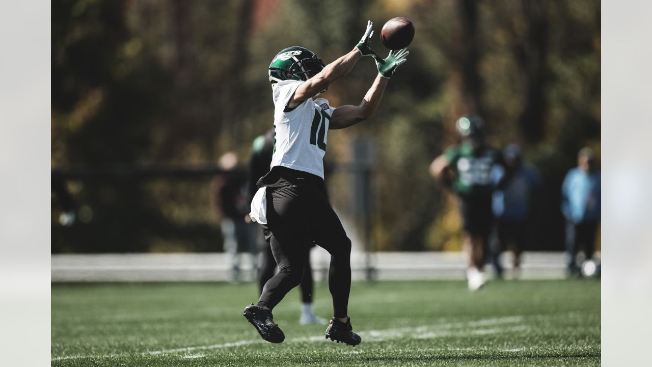 PHILADELPHIA, PA - AUGUST 12: New York Jets guard Nate Herbig (71