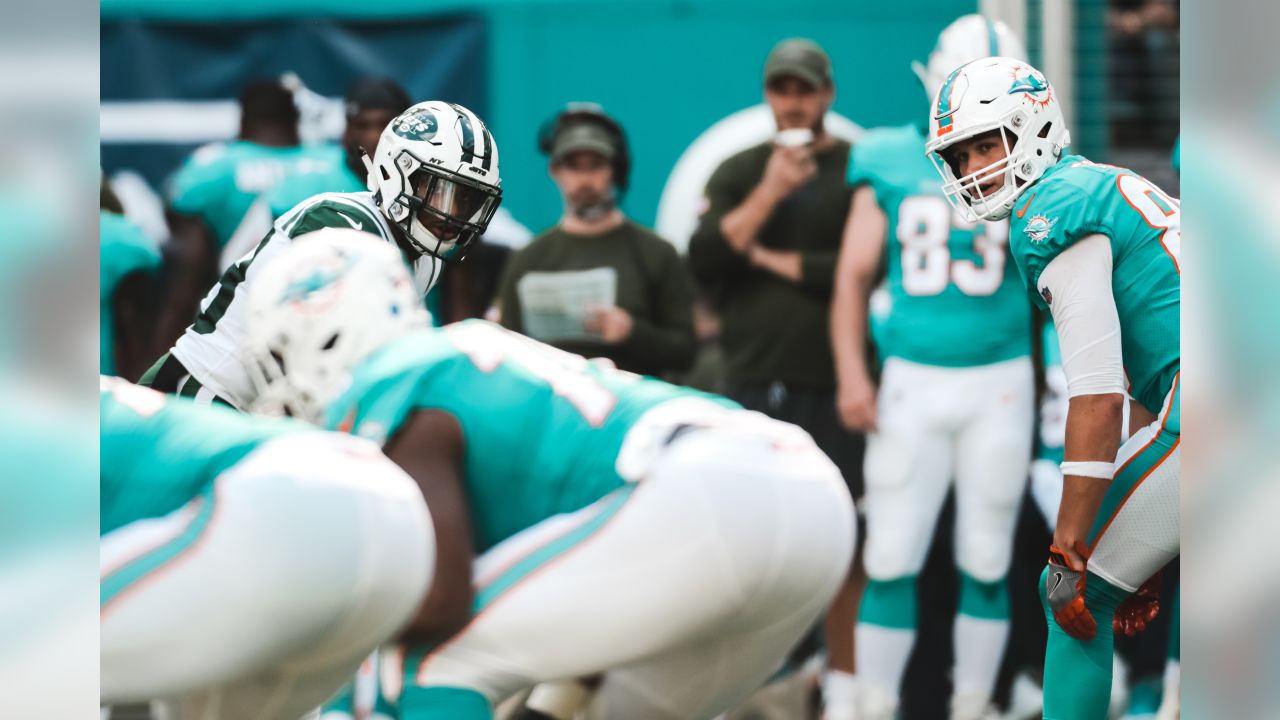 Sam Darnold and Jets Fall Back to Earth in Loss to Dolphins - The