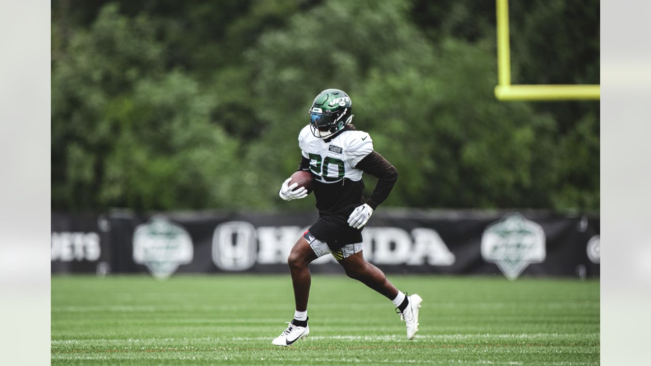 NY Jets Week 4 Rookie Stock Report: Breece Hall, Jermaine Johnson provide a  boost