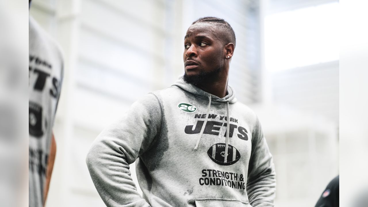 jets strength and conditioning shirt