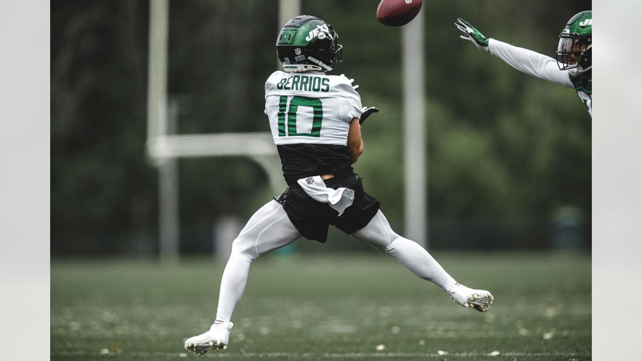 Ahmad Gardner Notches Pick-Six, Impresses in Jets' Final Open Minicamp  Practice - All Bearcats