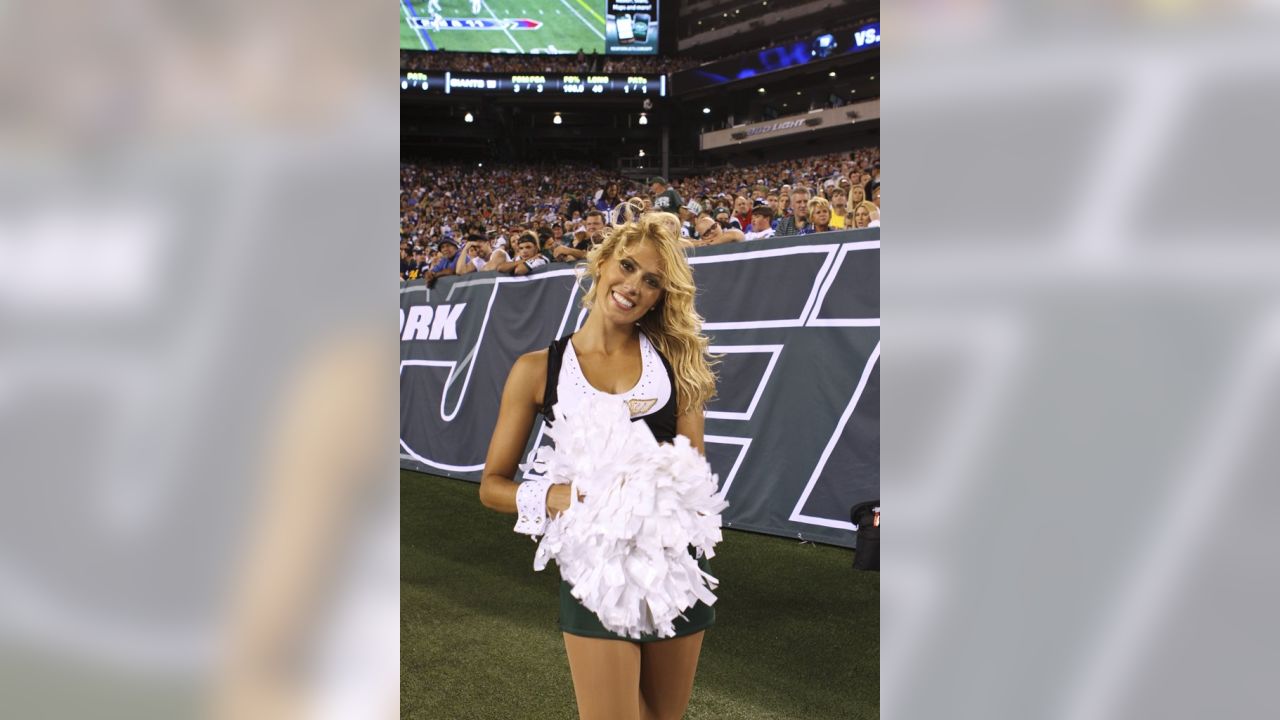 New York Jets Flight Crew - Happy Birthday Donna Marie! Jets Nation, did  you know that Donna Marie is Miss November in our 2015 Flight Crew  Calendar? Own your very own spread