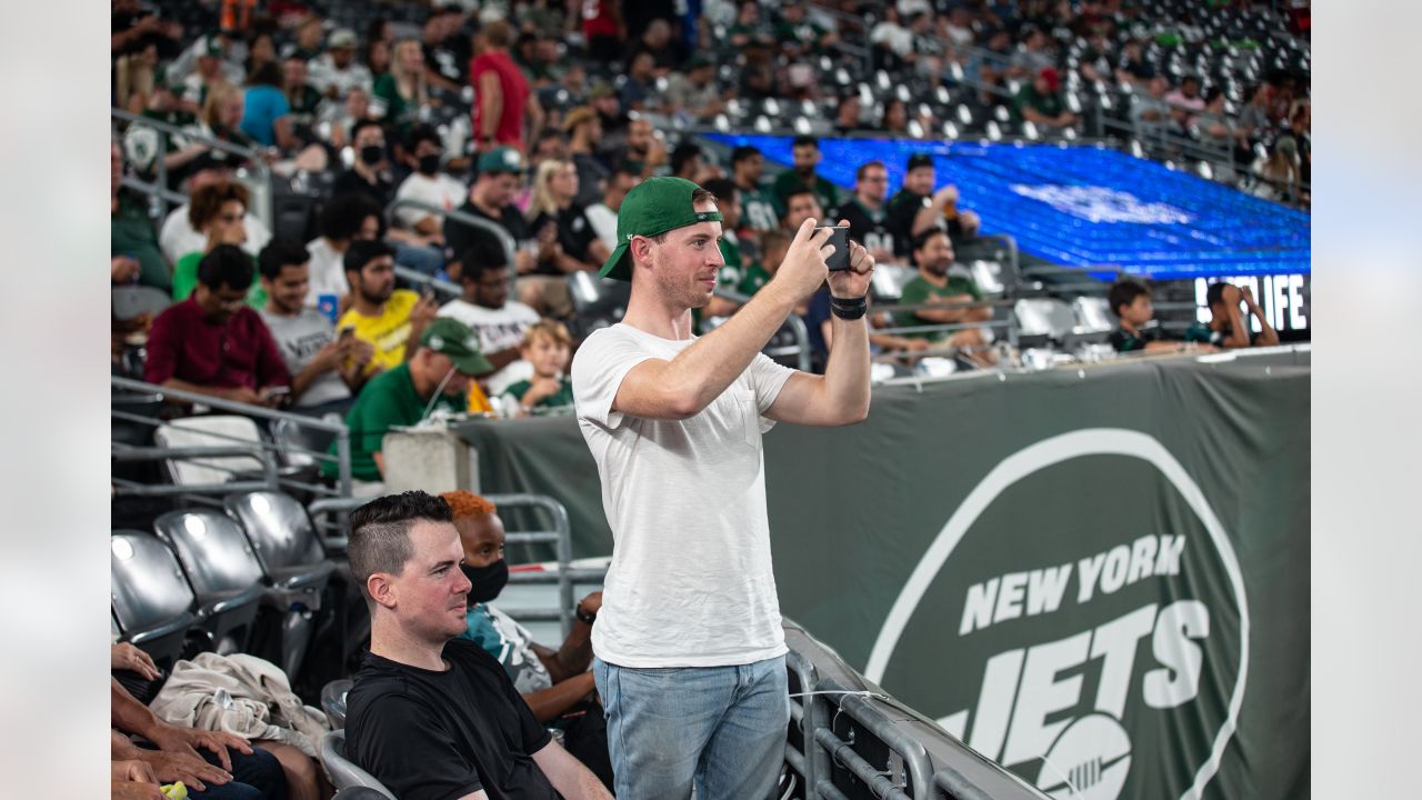 The Best Images of Jets Fans at MetLife Stadium for the Preseason Game vs.  the Eagles