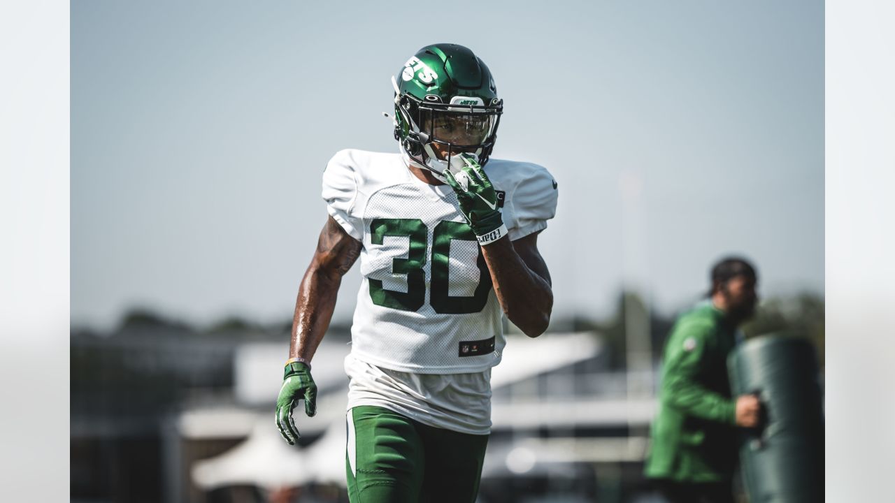 New York Jets wide receiver Elijah Moore (8) reacts against the Atlanta  Falcons during an NFL football game Monday, Aug. 22, 2022, in East  Rutherford, N.J. (AP Photo/Adam Hunger Stock Photo - Alamy