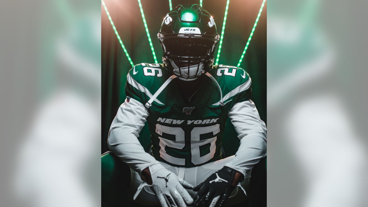 : Football NFL 2020 Certified #11 Le'Veon Bell NM-MT NY Jets :  Collectibles & Fine Art