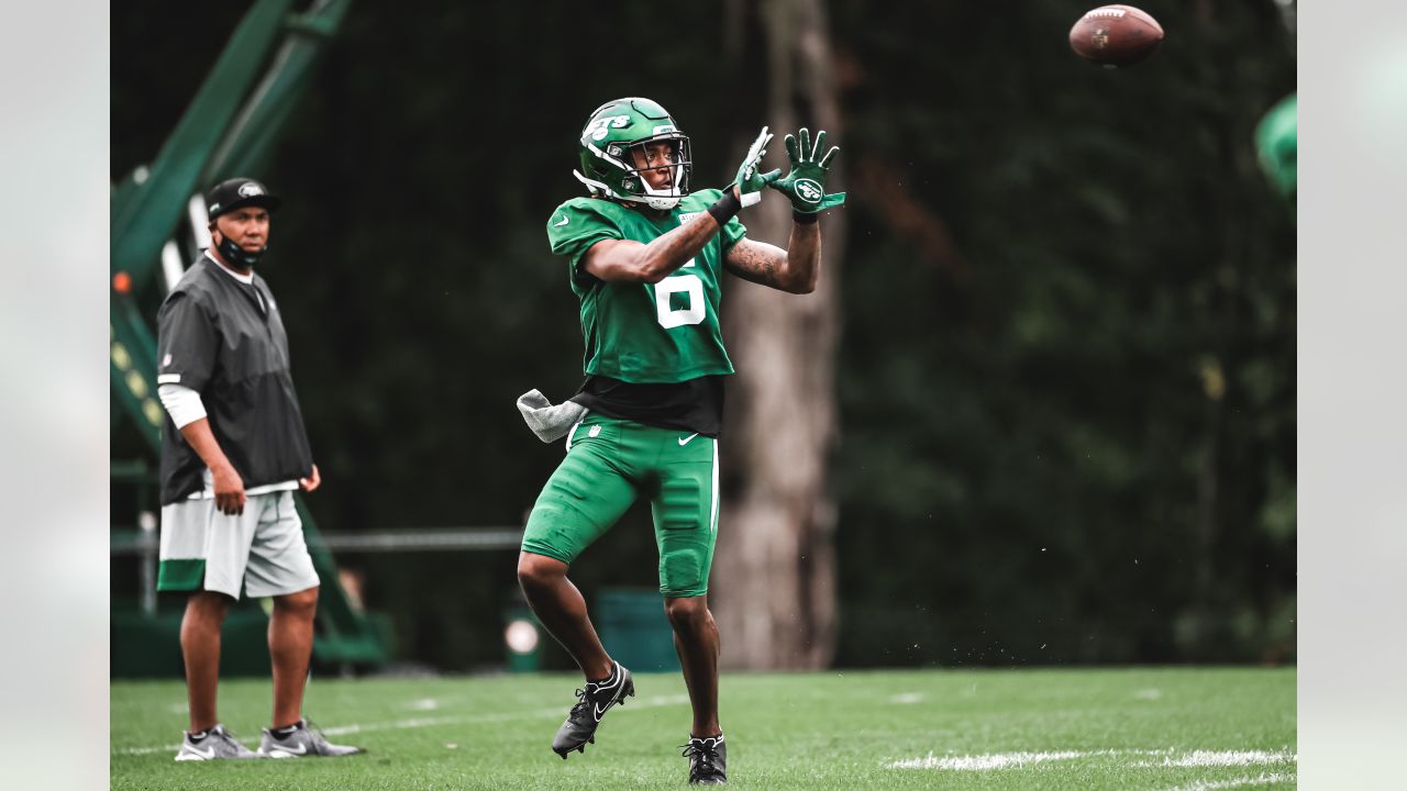 New York Jets practice notes: Sam Darnold confidently picks apart coverage